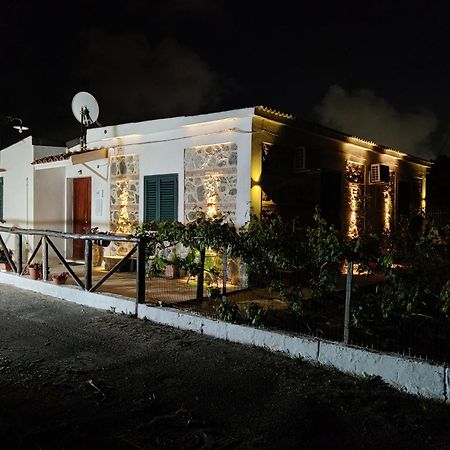 Вилла Casa Spezzara Санта-Доменика Экстерьер фото